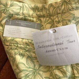 Yellow Shorts Golf Floral IZOD Club Shorts  SZ 30”